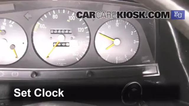 1983 Mercedes-Benz 200D 2.0L 4 Cyl. Diesel Horloge Régler l'horloge